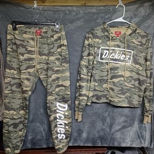 🔥Brand New Dickies Camo Sweatsuit🔥 Bottoms Size S Top Size L Never Worn